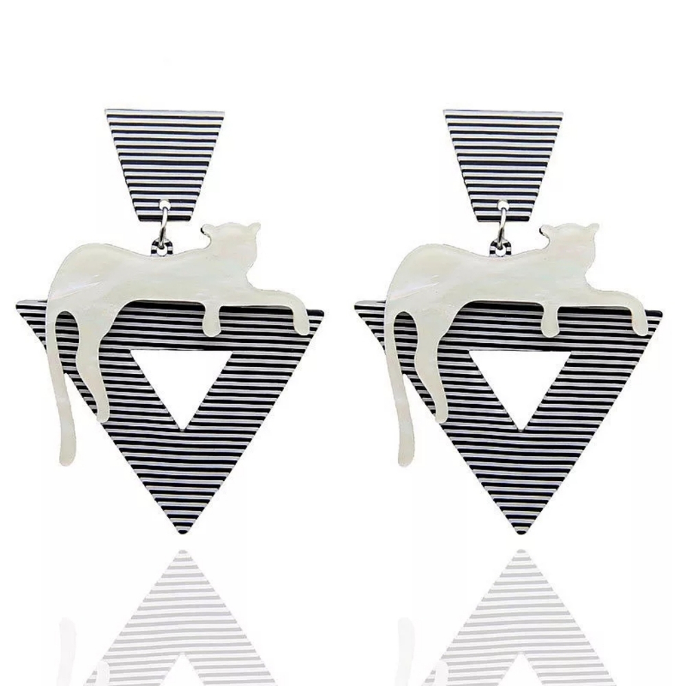 Oversized 80s White Leopard Statement Earrings - Picture 6 of 6